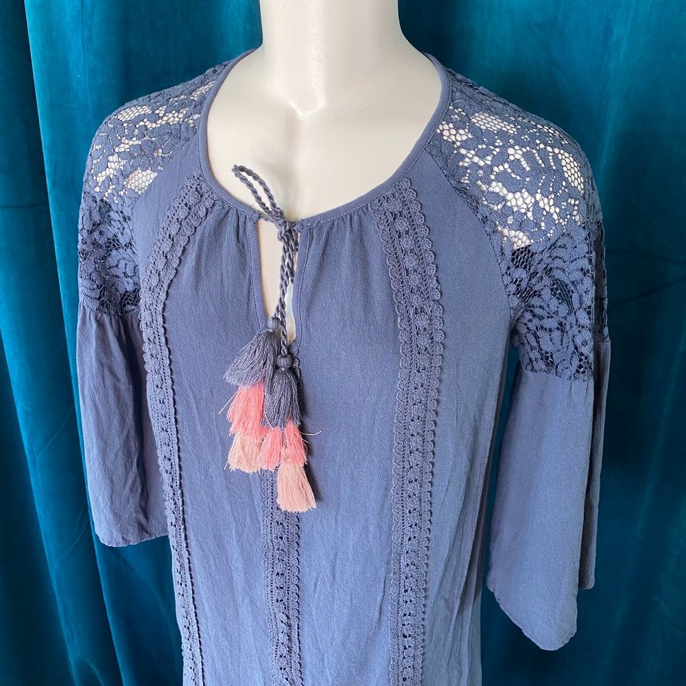 Knox Rose Lace Trim Bell Sleeve Shift Dress With Tassel - Picture 6 of 13